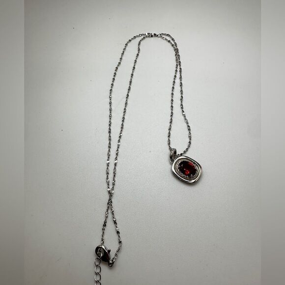 1.3ct Mozambique Garnet with halo of cz diamonds, pendant on a 18" 925 chain! - Picture 10 of 15